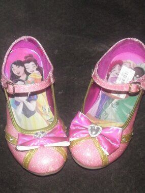 Nice Pair of Walt Disney Pink Young Girls Shoes---sz 12